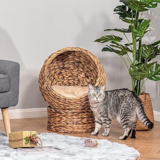 "PawHut Woven Banana Leaf Cat Bed – A Cozy Eco-Den for Your Furry Explorer"